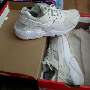 Meet your Posher, Melchi